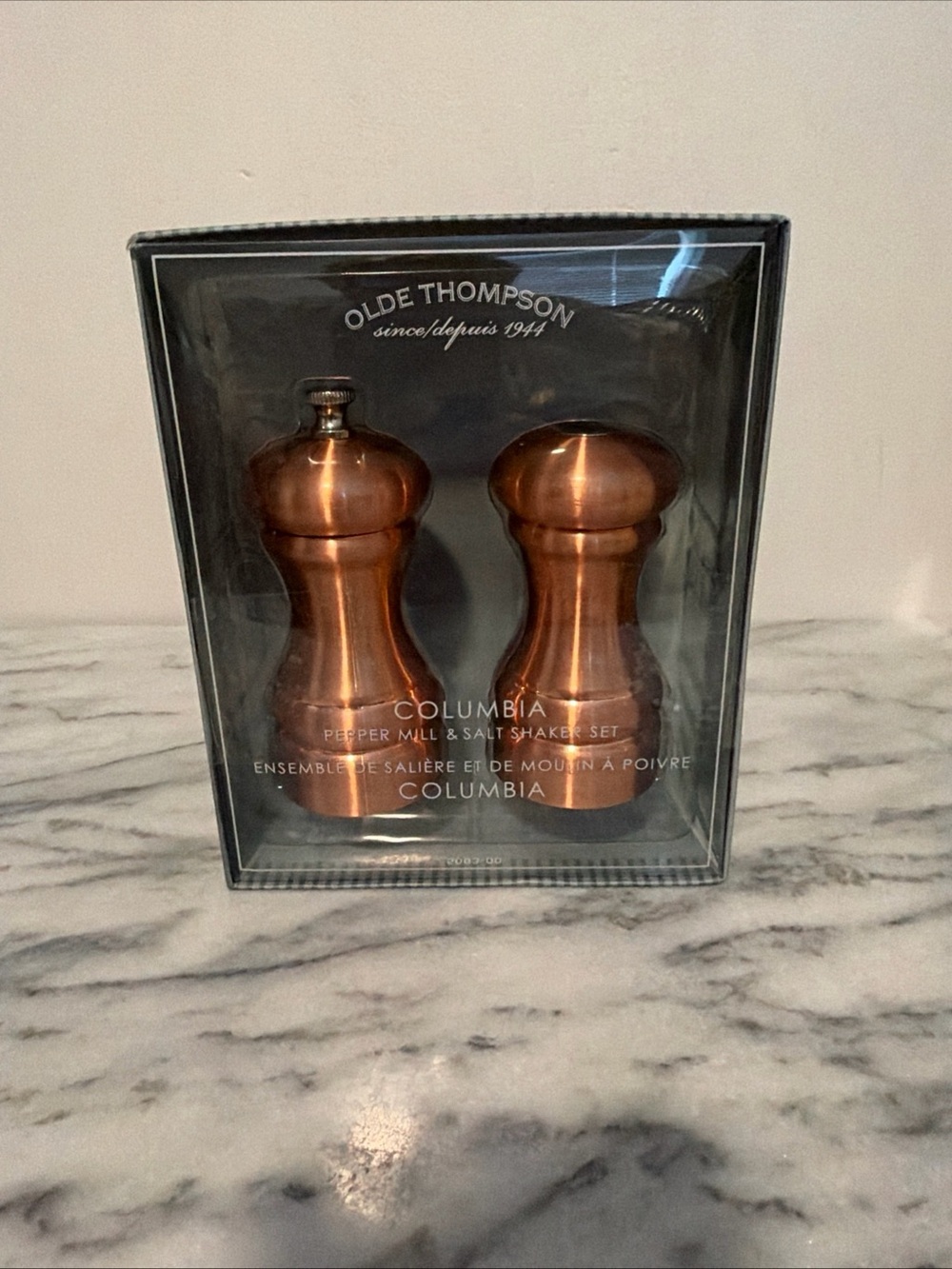 New in box 35 Copper-tone Olde
Thompson "Colombia" Salt Shaker & Pepper Mill